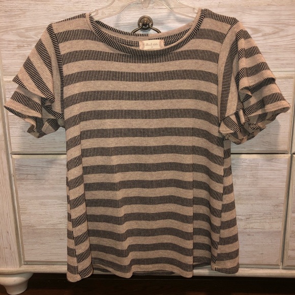 Altar’d State top! - Picture 1 of 3